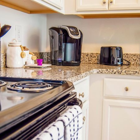 Cozy Condo, Minutes From Broadwy, Sleeps 5 Nashville Luaran gambar